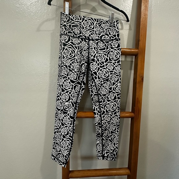 lululemon athletica High Times Leggings Posey Black and White 6 - Picture 2 of 4
